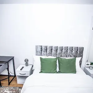 Guest house La Vida In Casa, Thamesmead (Greater London)