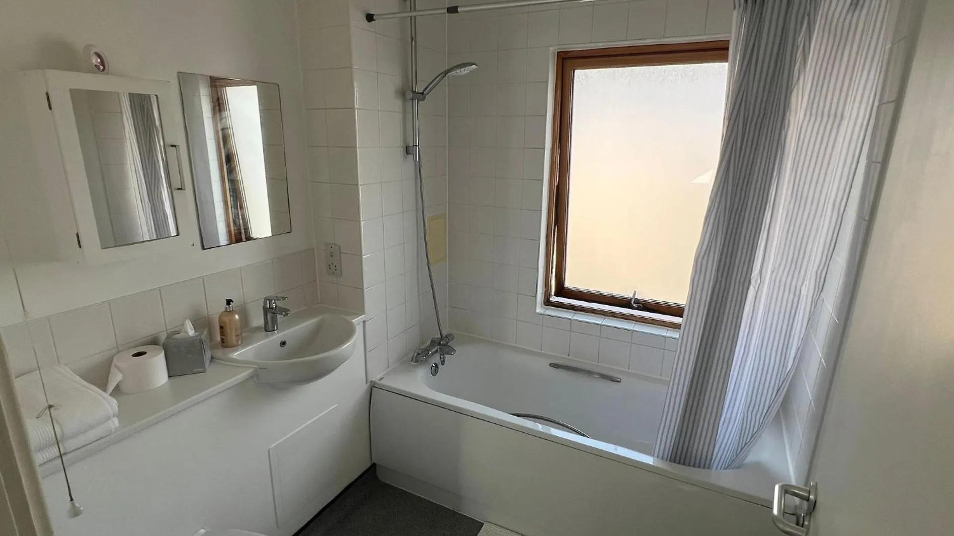 Comfortable House Thamesmead